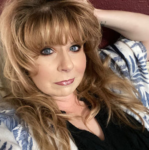 Meet your Posher, Pamela